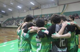 Equipe sub-15 do Clube Brilhante inicia disputa por uma vaga na semifinal neste domingo